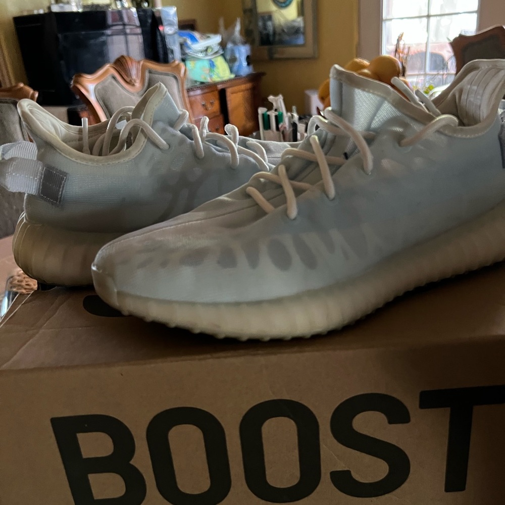 Yeezys men
